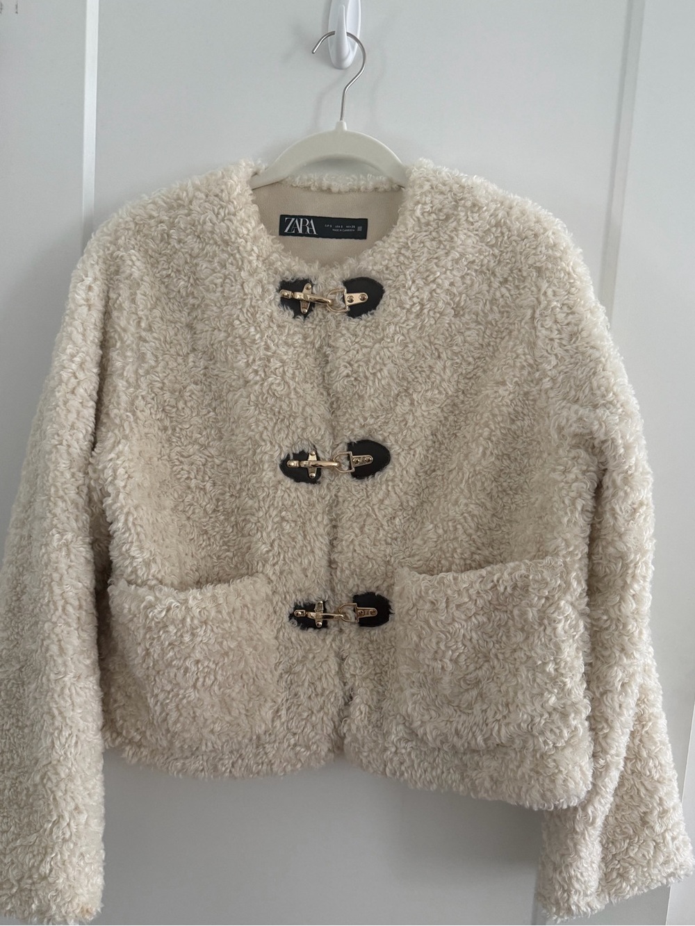 ZARA Teddy Sherpa Jacket Cream Ivory Faux Shearling Toggle Coat Size Small
